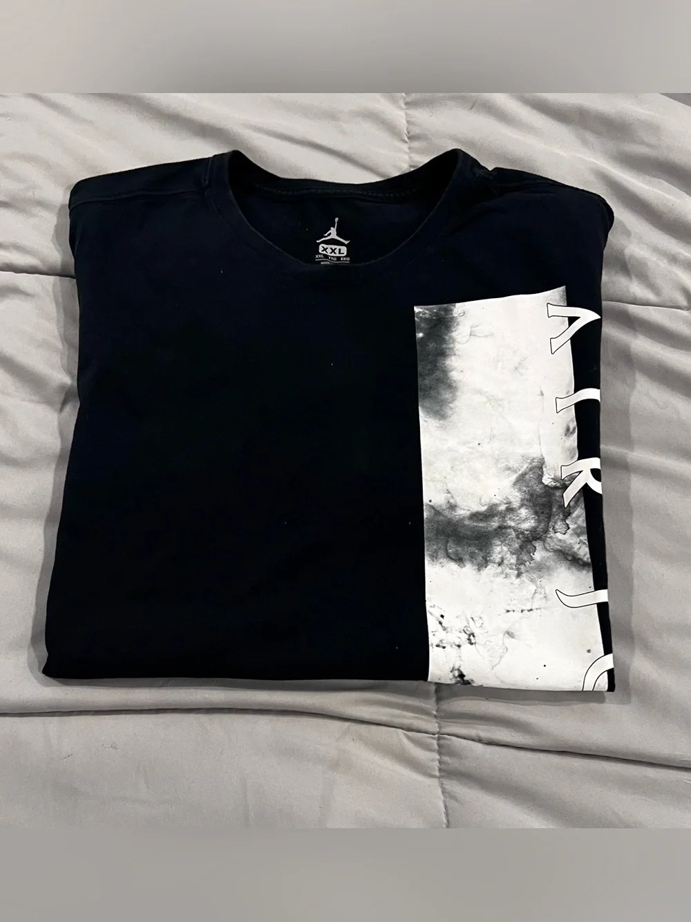 Jordan Men's XXL Black Tee with White Vertical Graphic